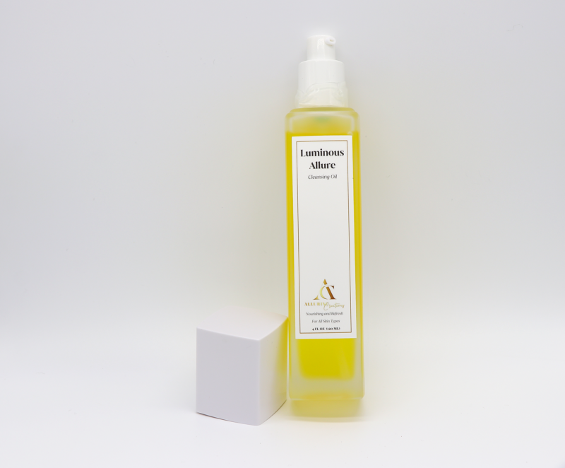 Luminous Allure Cleansing Oil - Image 2